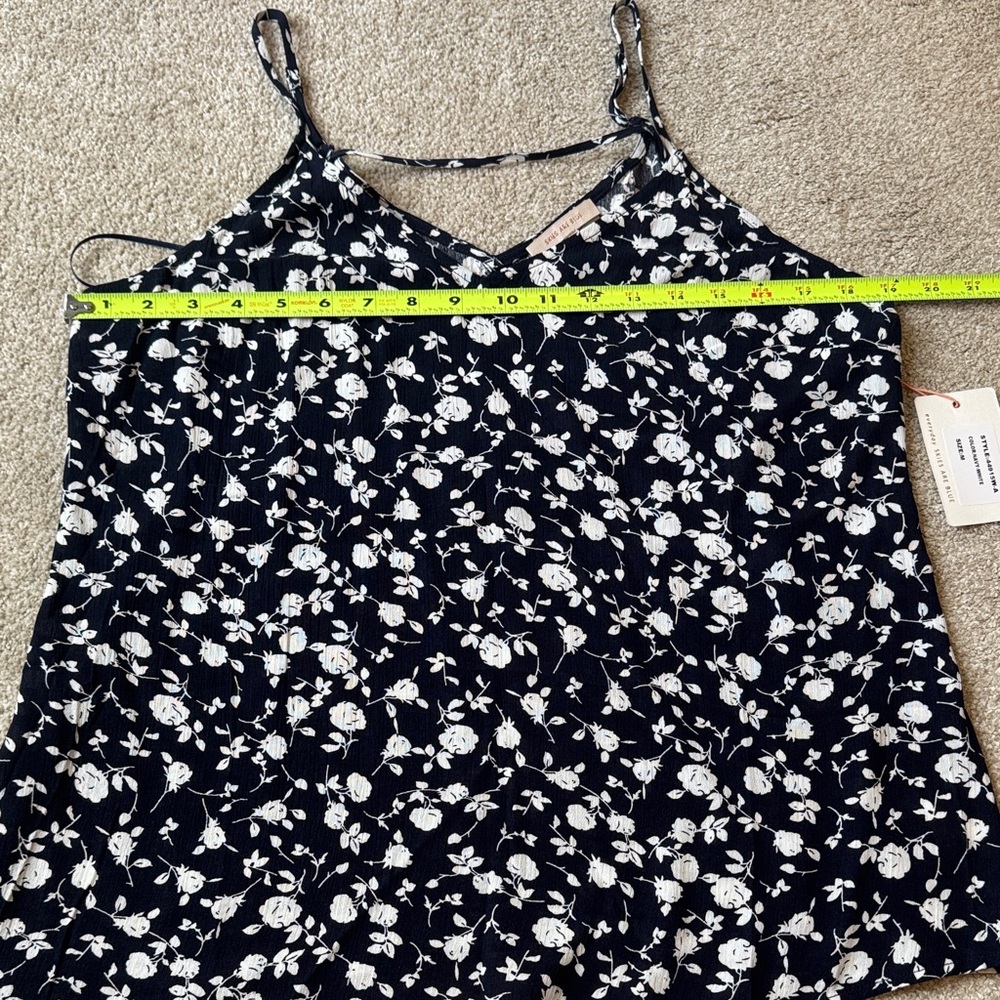Skies Are Blue Strappy Floral Print Women's Cami Tank Top Navy White Size Medium - Picture 5 of 12